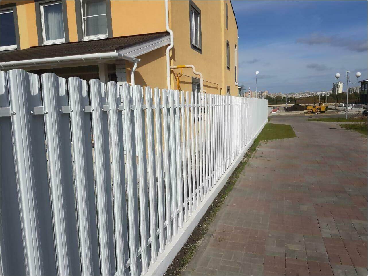 Забор из штакетника 70м фото1 в Сыктывкаре
