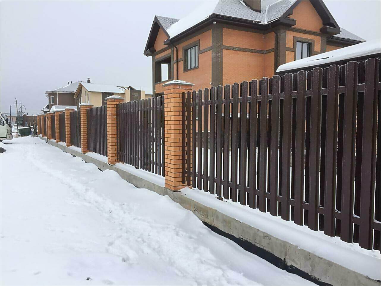 Забор из штакетника 95м фото1 в Сыктывкаре