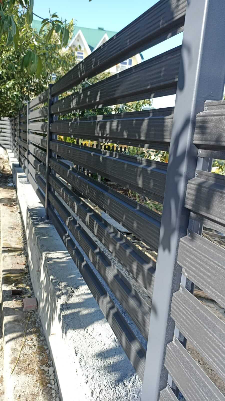 Забор из штакетника 90м RAL7024/7024 Серый Графит фото3 в Сыктывкаре