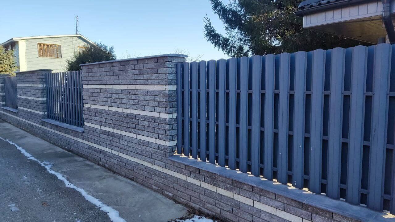 забор из штакетника RAL7024/7024 Серый графит двусторонний фото2 в Сыктывкаре
