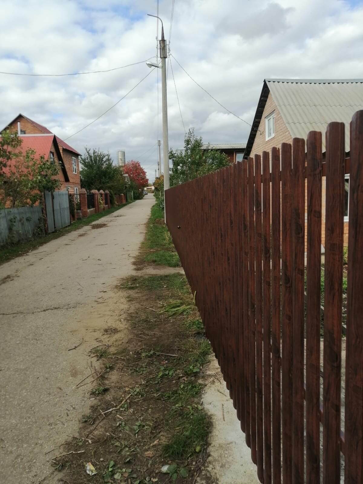 Забор из Евроштакетника 42м в покрытии под дерево SteelArt Античный Дуб фото 1 в Сыктывкаре