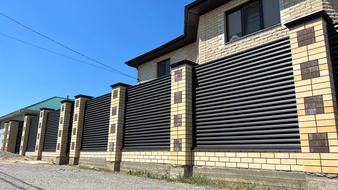 Забор-жалюзи 45м RAL8019 Темный Шоколад матовый в Сыктывкаре