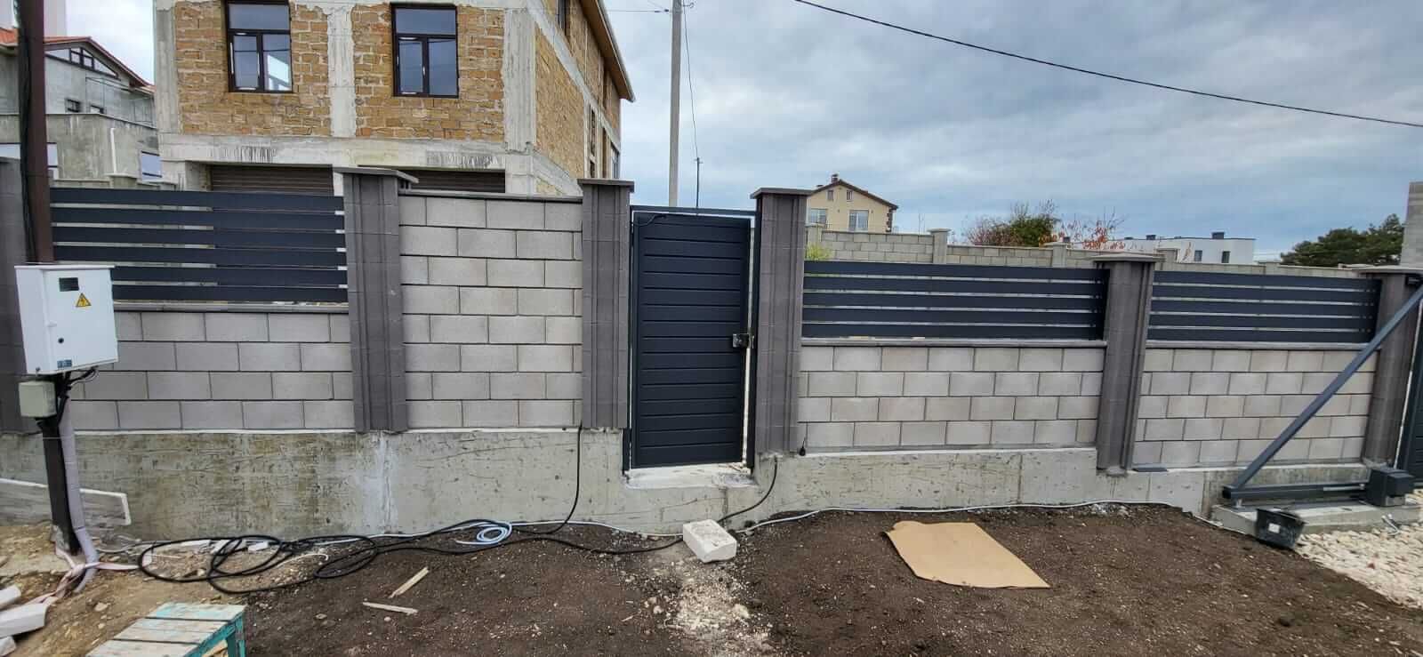 Забор-ранчо из металлопланкена 28м RAL7024 Серый Графит МАТТЕ фото 6 в Сыктывкаре