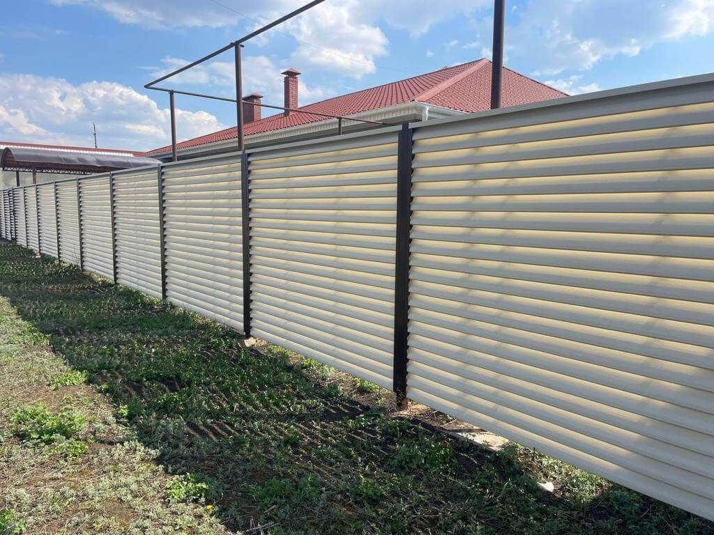 Забор из ламелей Еврожалюзи 25м RAL1015/1015 Слоновая Кость двусторонний фото 2 в Сыктывкаре