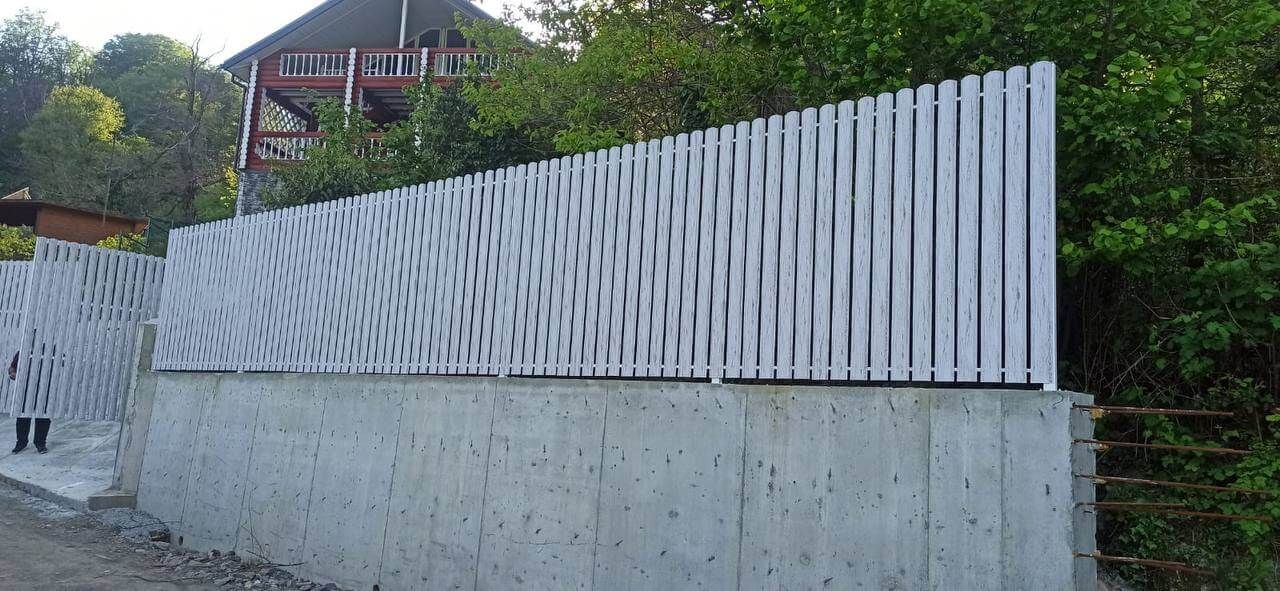 Забор из штакетника 41м в оттенке под дерево Беленый Дуб 2xPrintech двусторонний фото 9 в Сыктывкаре