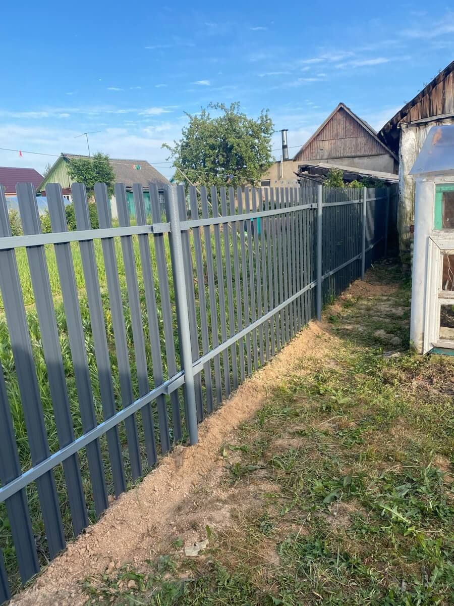 Забор из п-образного штакетника 15м RAL7024/7024 Серый Графит двусторонний в Сыктывкаре