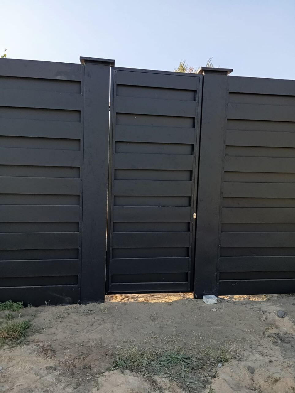 Забор-ранчо из металлопланкена 37м RAL9005 Черный МАТТЕ фото 3 в Сыктывкаре