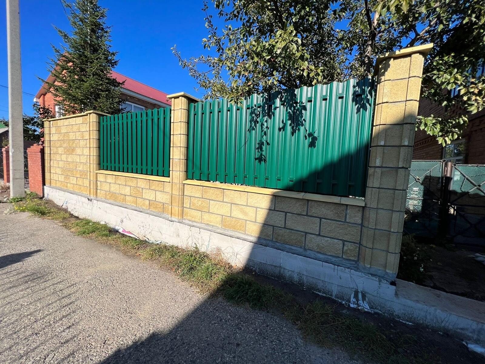 Забор из евроштакетника 22м RAL6005/6005 Зеленый Мох двусторонний фото 4 в Сыктывкаре