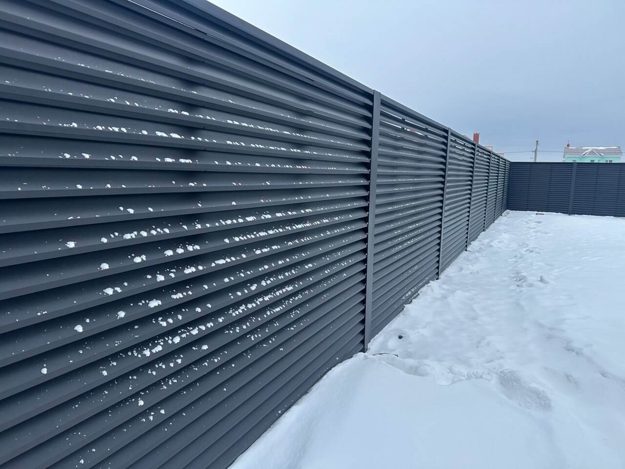 Забор-жалюзи из ламелей ЭКО-Z 130м RAL9005 Черный МАТТЕ в Сыктывкаре