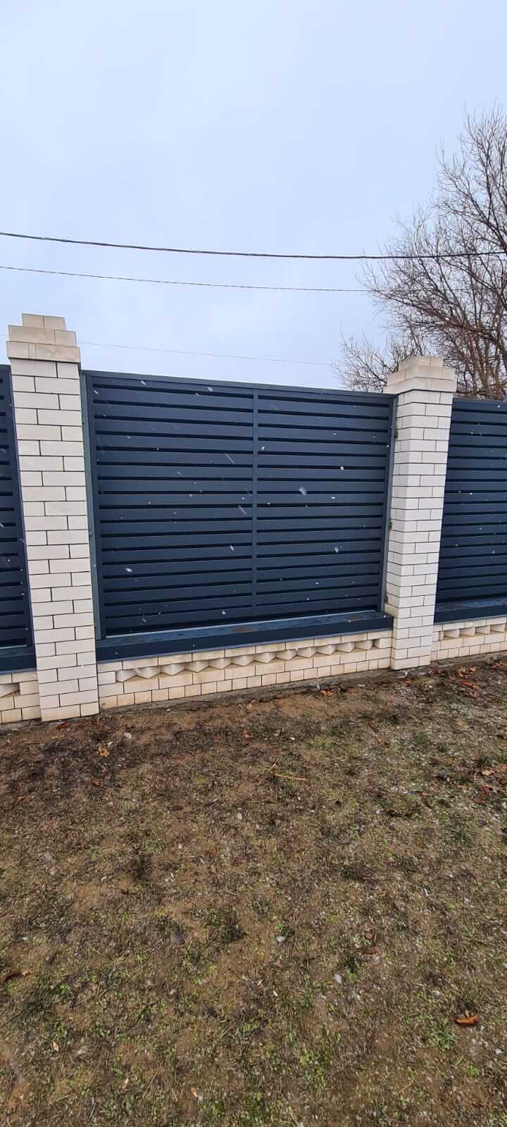 Забор-жалюзи из ламелей Хай-Тек 23м RAL7024/7024 Серый Графит двусторонний МАТТЕ фото 1 в Сыктывкаре