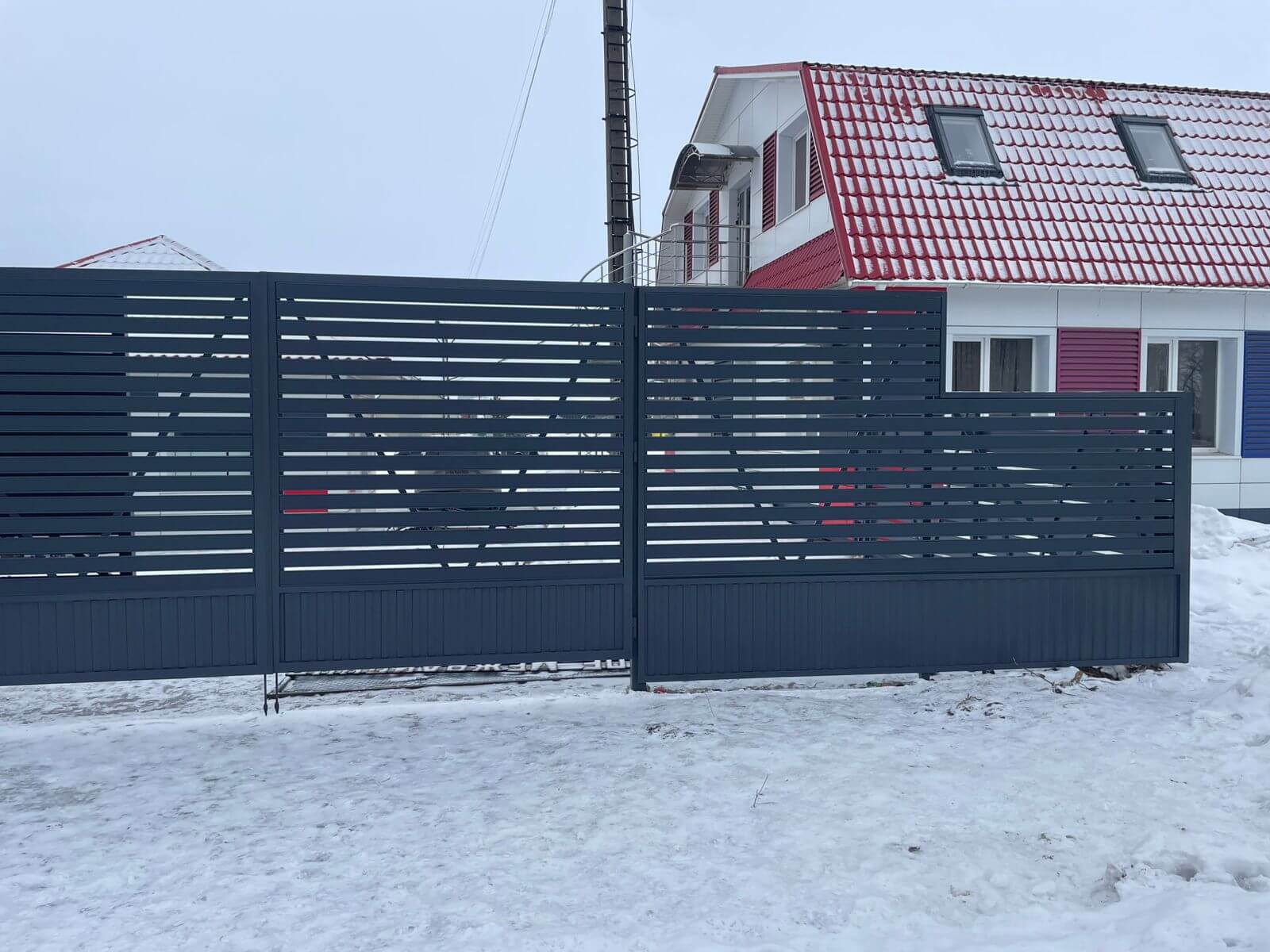 Забор-ранчо из металлического планкена 11м RAL7024 Серый Графит фото 1 в Сыктывкаре