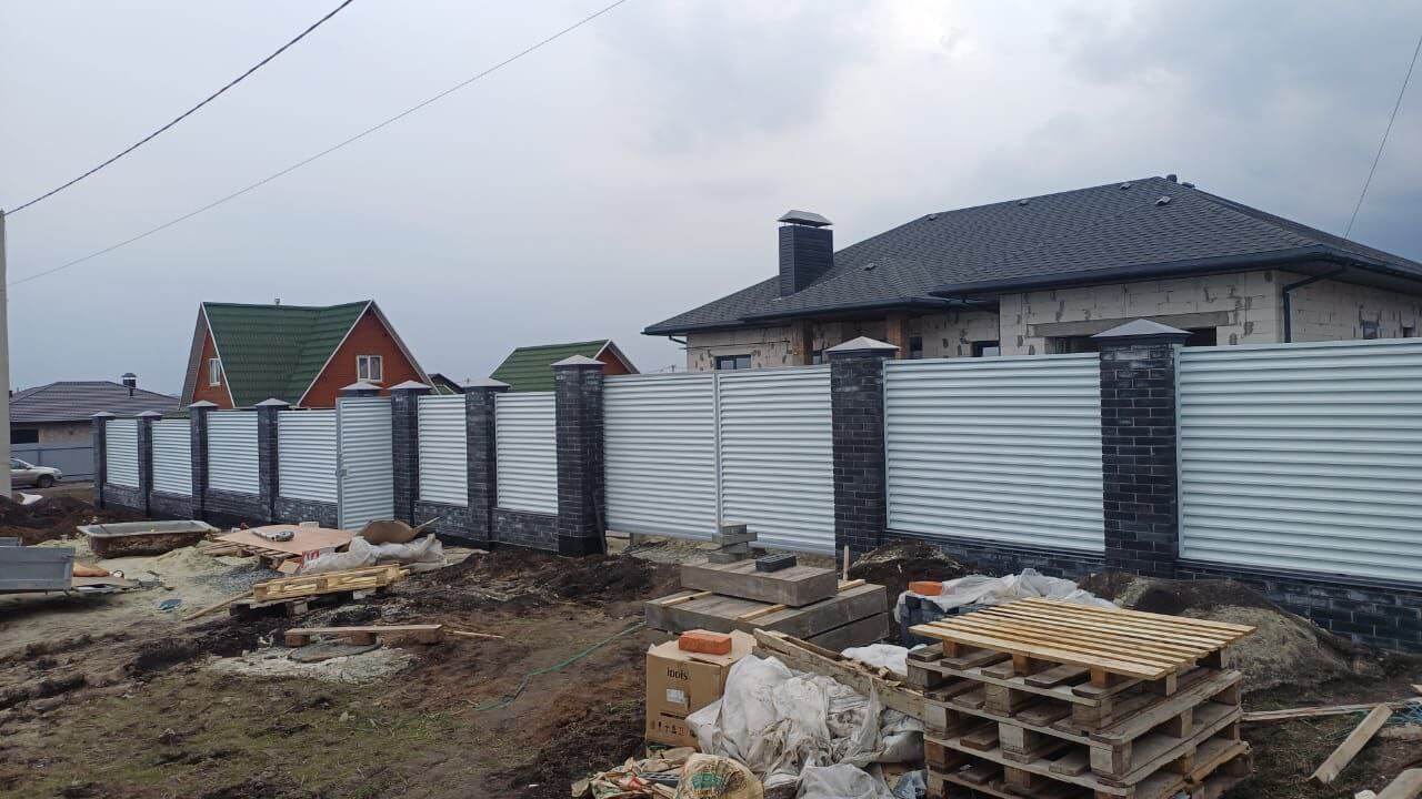 Забор-жалюзи из ламелей ЭКО-Z 94м RAL9003/9003 Белый двусторонний фото 2 в Сыктывкаре