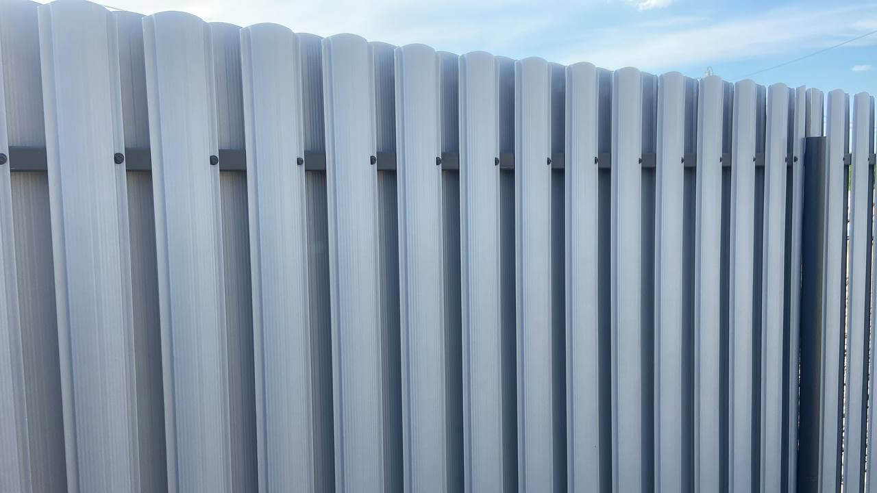 Забор из евроштакетника 16м RAL7024 Серый Графит фото 4 в Сыктывкаре