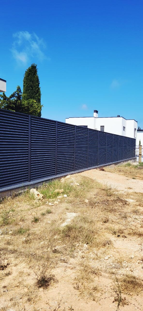 Забор-жалюзи 65м RAL7024/7024 Серый Графит МАТТЕ двусторонний фото 6 в Сыктывкаре