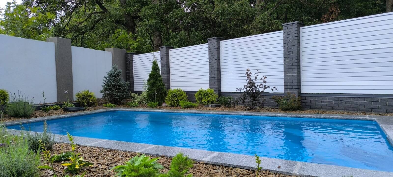 Забор-жалюзи из ламелей Хай-Тек 54м RAL9003 Белый фото 4 в Сыктывкаре