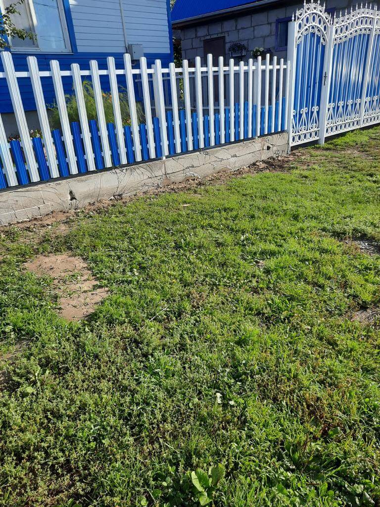 Забор из евроштакетника 14м RAL9003 Белый, RAL5005 Синий Сигнал фото 3 в Сыктывкаре