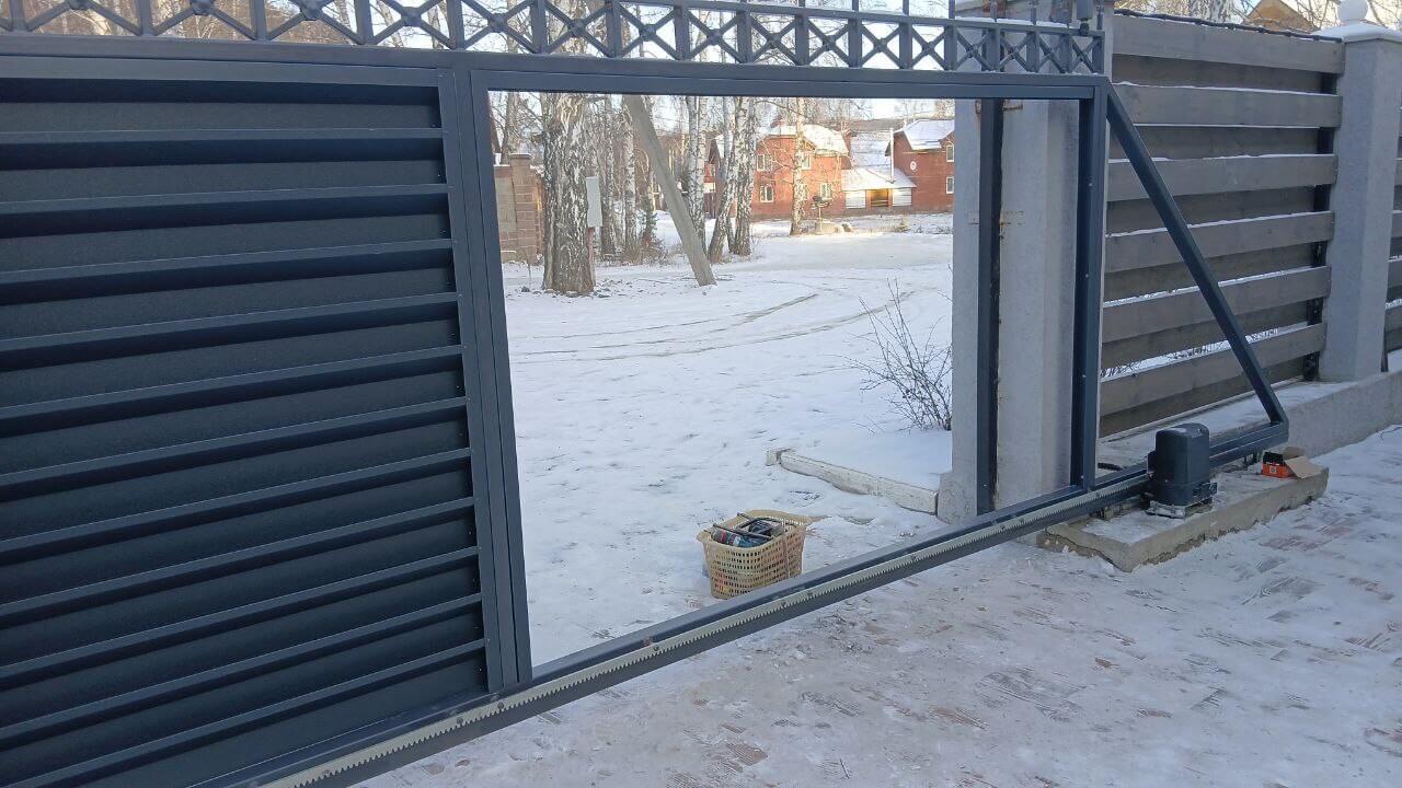 Входная группа из ламелей Хай-Тек RAL7024/7024 Серый Графит двусторонний МАТТЕ фото 10 в Сыктывкаре