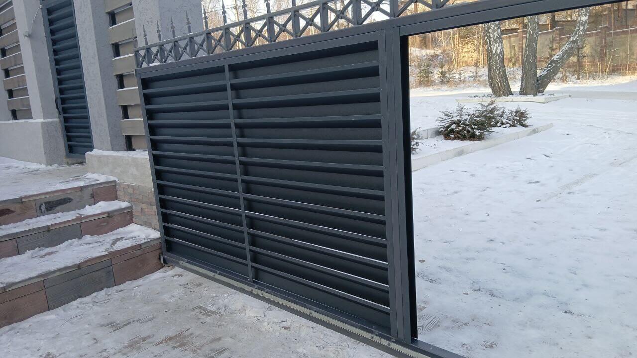 Входная группа из ламелей Хай-Тек RAL7024/7024 Серый Графит двусторонний МАТТЕ фото 16 в Сыктывкаре
