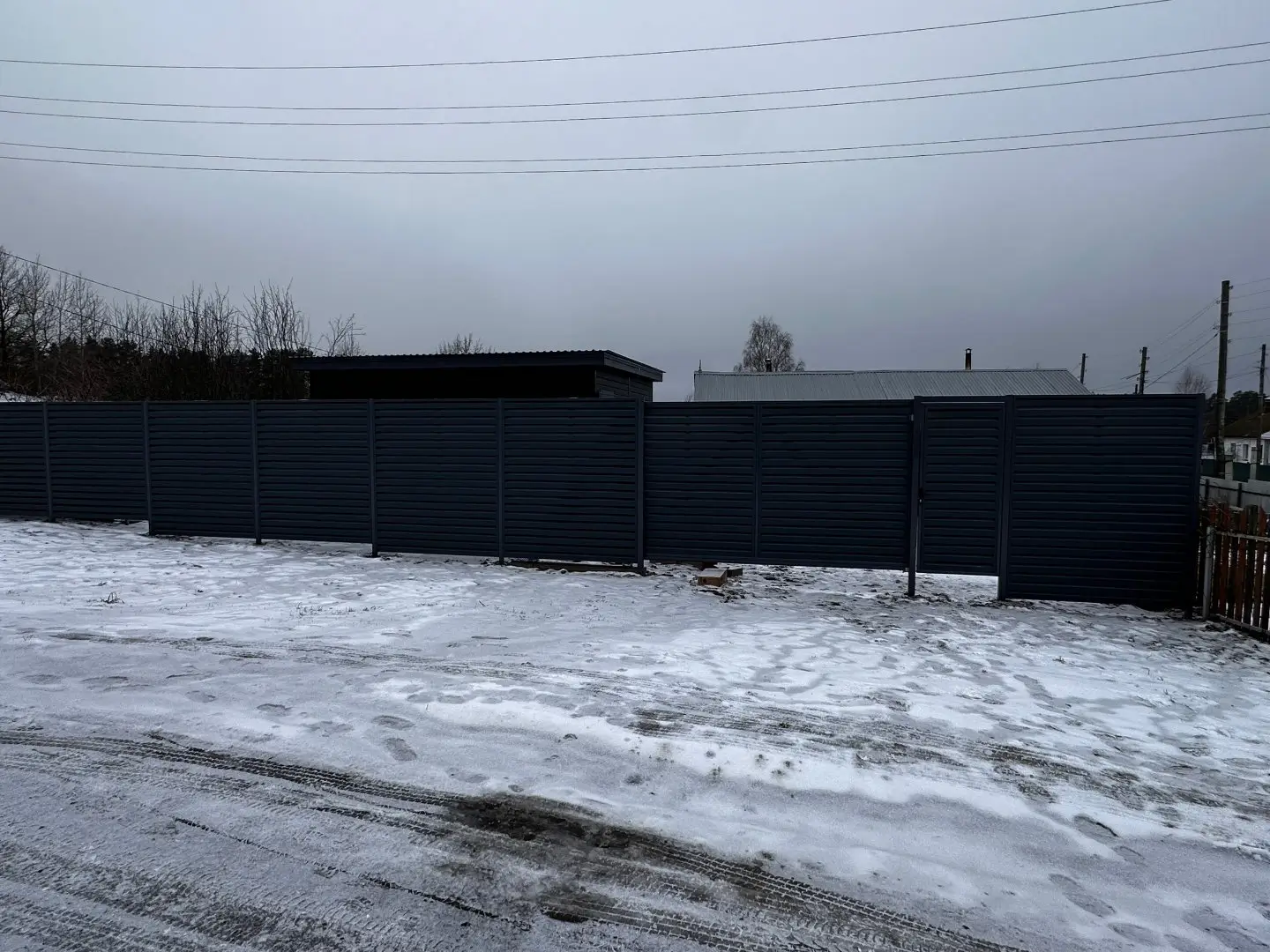 Забор-жалюзи из ламелей Хай-Тек 20м RAL7024/7024 Серый Графит двусторонний МАТТЕ фото 1 в Сыктывкаре