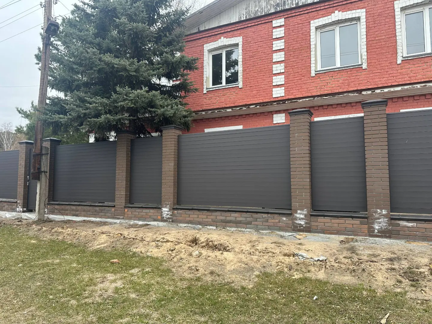 Забор-ранчо из металлического планкена 28м RAL8019 Темный Шоколад МАТТЕ в Сыктывкаре