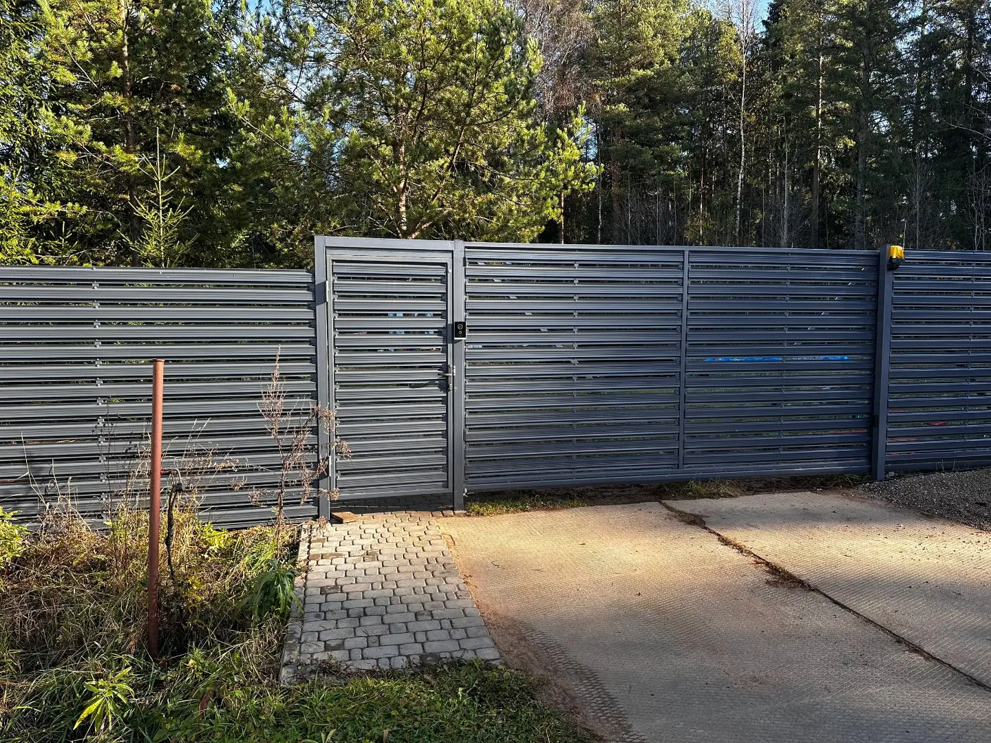 Забор-ранчо из евроштакетника 10м RAL7024 Серый Графит в Сыктывкаре