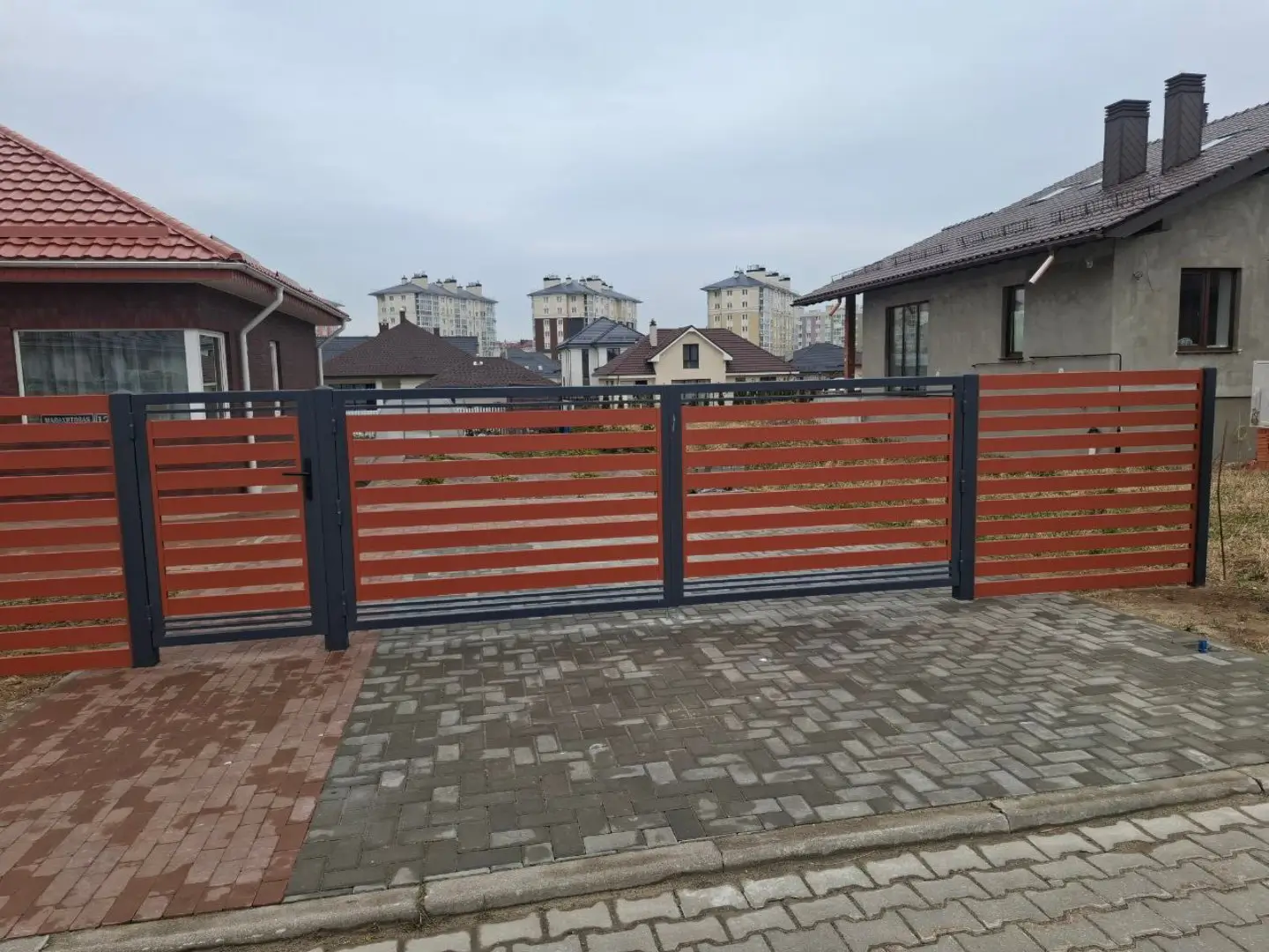 Забор-ранчо из металлопланкена 18м RAL8004 Терракотовый фото 2 в Сыктывкаре