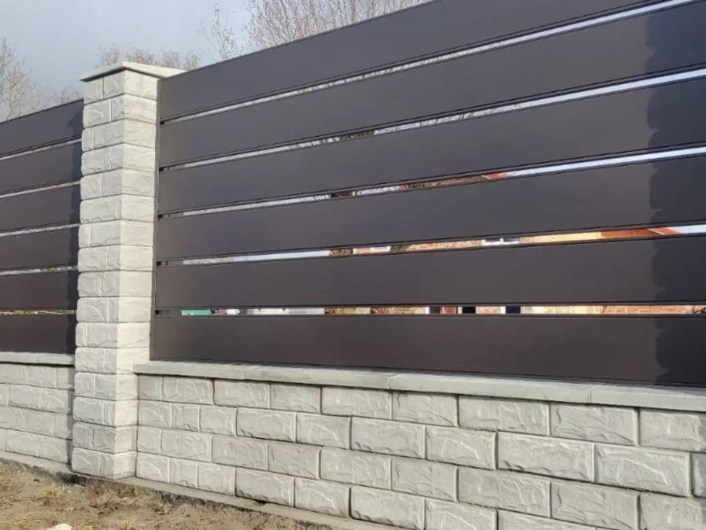 Забор-ранчо из металлопланкена 32м RAL8019 Темный Шоколад МАТТЕ фото 3 в Сыктывкаре